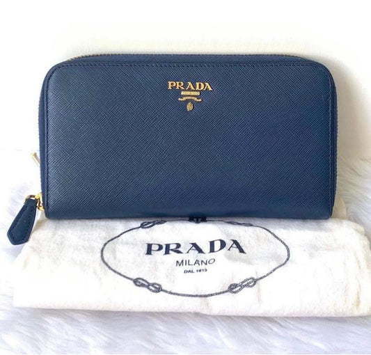 Prada Zippy Waller